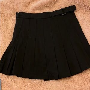 Black pleated skirt